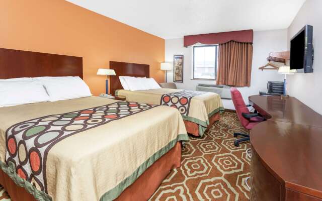 Super 8 by Wyndham Sterling Heights/Detroit Area