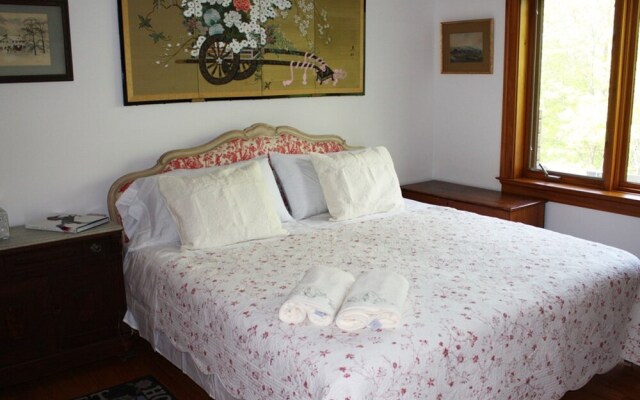 Honey Maple Grove BnB