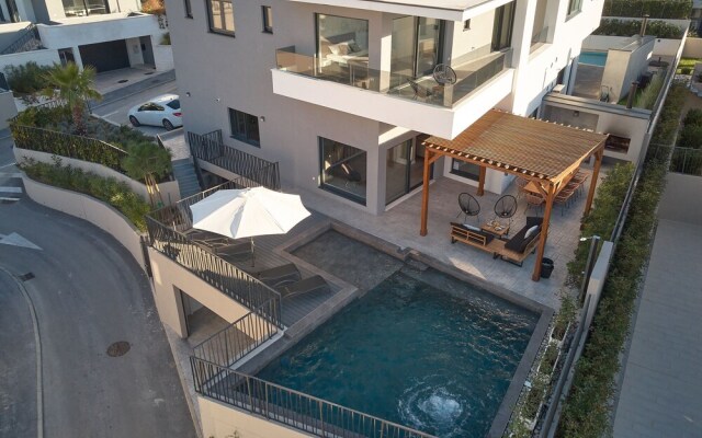 Luxury Villa Natali With Pool,terrace and sea View