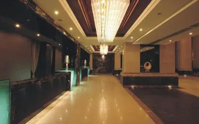 Yinglun Holiday Hotel