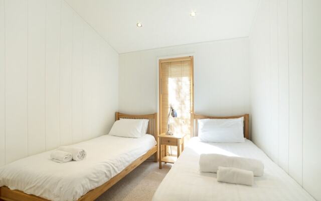1 Streamside, Looe