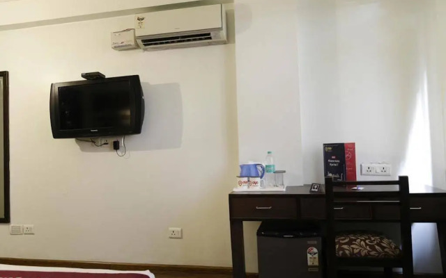 OYO Premium Jaipur Junction