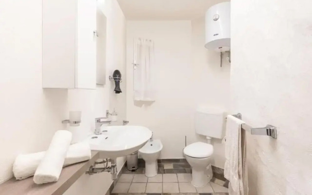Villa Esmeralda - Free Wifi - With Swimming Pool
