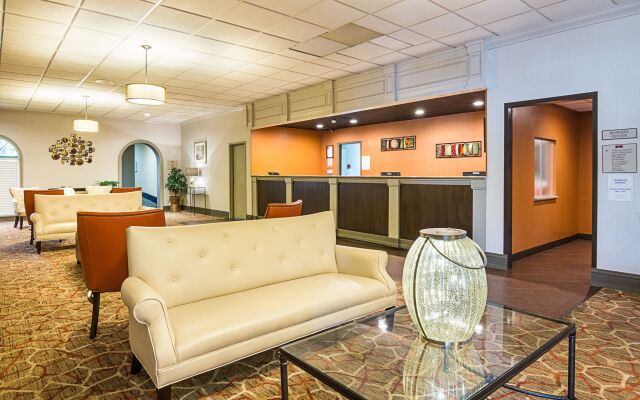 Rodeway Inn & Suites and Conference Center