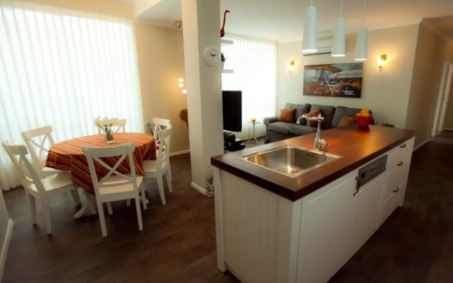 Lili's Place Apartments Near the Beach