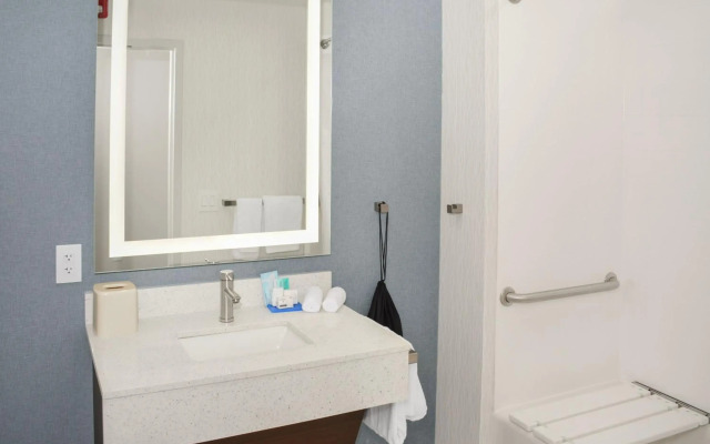Four Points by Sheraton Fayetteville Fort Liberty
