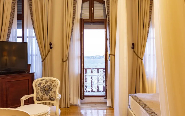 Rasim Palas (Adults Only +12)