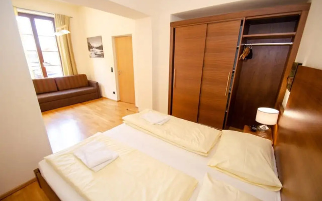 Post Residence Apartments 4B Incl Summer Card