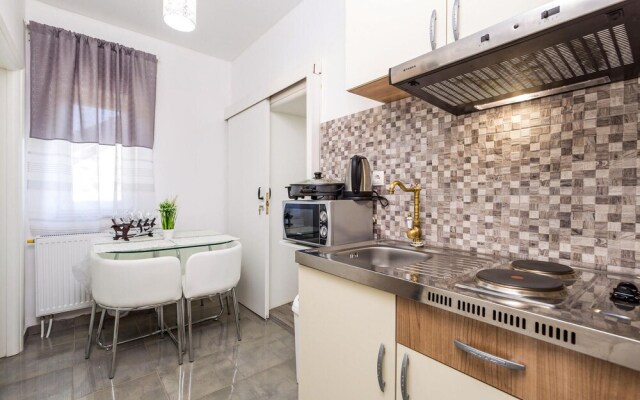 Awesome Home in Fuzine with Hot Tub, WiFi & 3 Bedrooms