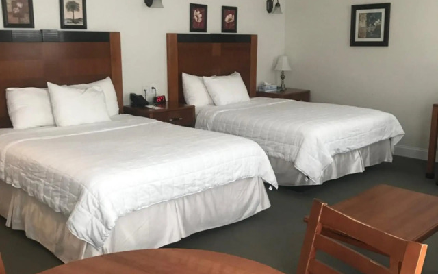 Crescent Suites Hotel