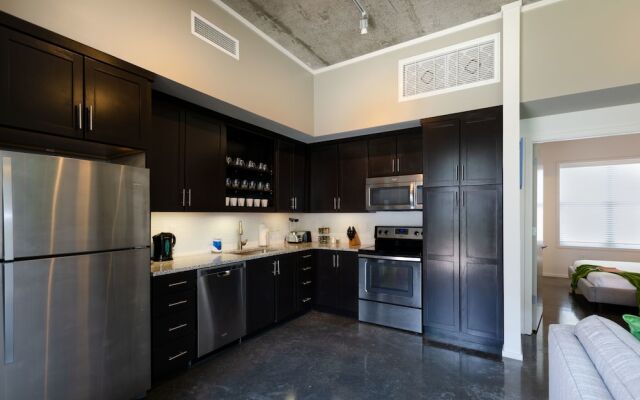 Acklen Luxury Condos by Hosteeva