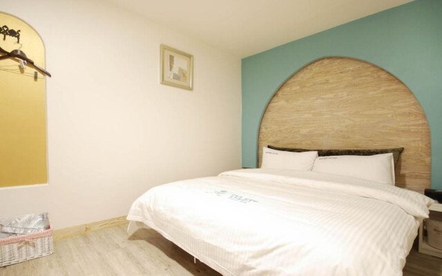 Riviera Motel