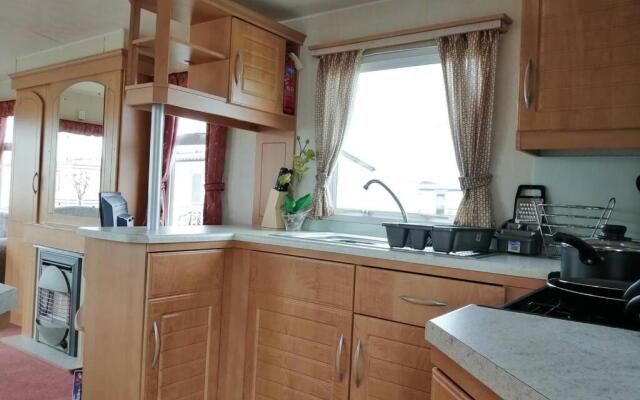Beachside, Family-friendly, WiFi, 8 berth Caravan 133