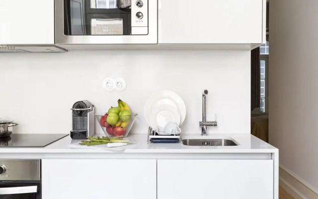 JOIVY Luxurious 2BR Apt w/street view, 2mins to Santa Justa Lift