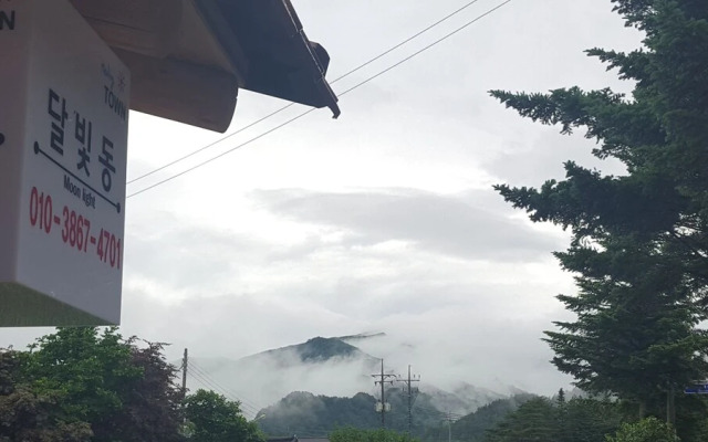 Odae Mountain Healing Town - Moon Light