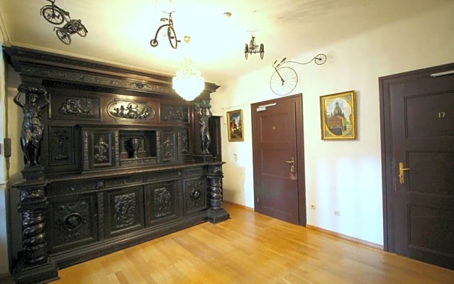 Zu den Linden