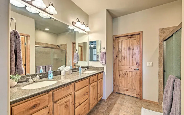 < 1 Mi to Torreon Golf Club: Show Low Condo