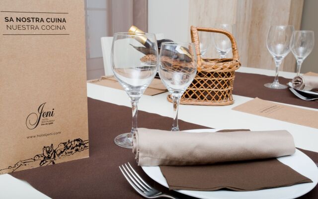 Hotel Jeni & Restaurant