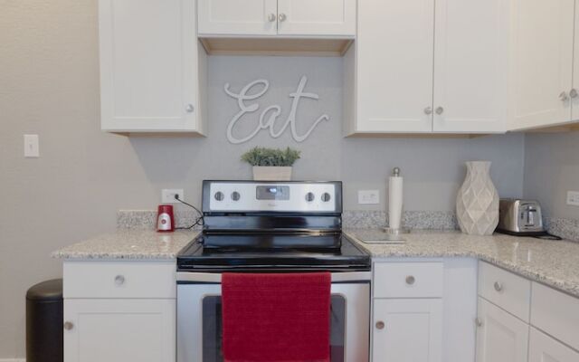 Lovely Laurel-Two Units Sleeps 10