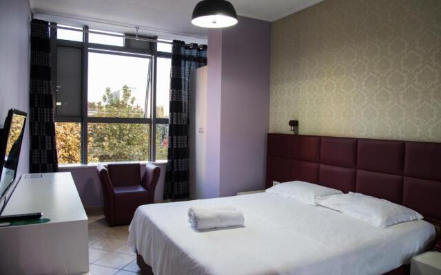Hotel Relax