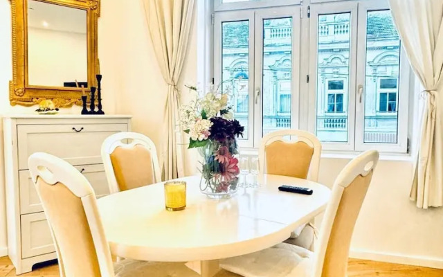 Spacious 3BR Near Kaufpark Alterlaa