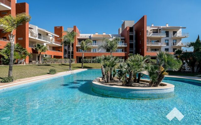Palm02 · Palm Village Apartment 2 3BD · A/C · Terrace