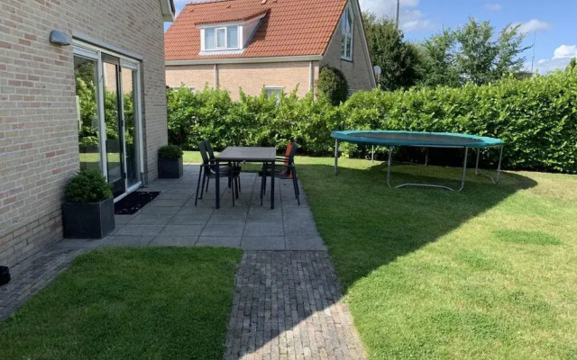 Lovely Bungalow With Garden