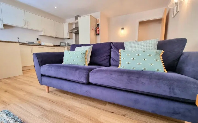The Beach House & Porth  Sands Apartments