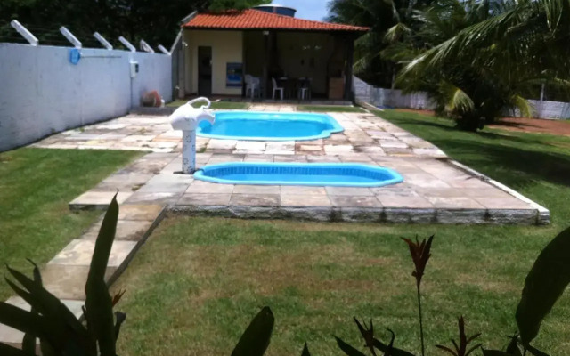 Casa de 4 quartos á 6Km da praia de Lagoinha-ce