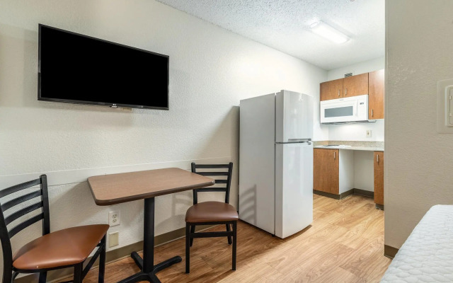 HomeTowne Studios Tacoma - Hosmer