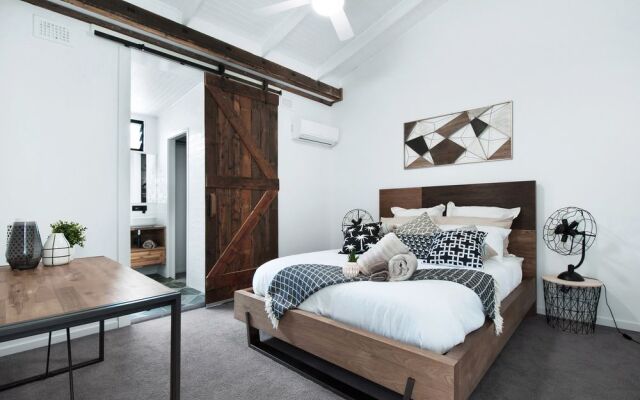UNIQUE - New York Loft Style Townhouse