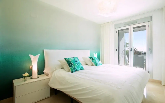 Spacious Apartment With Garden