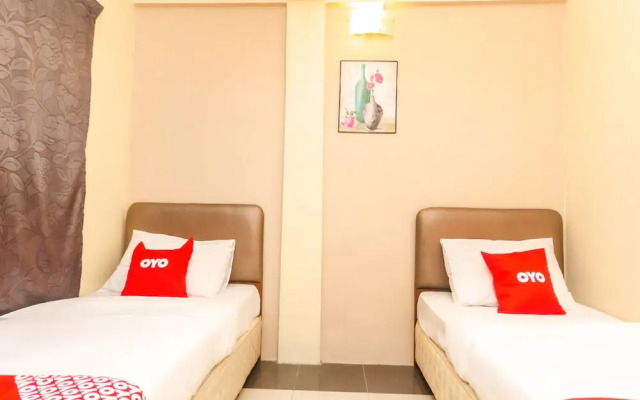 OYO 89703 B Link Hotel