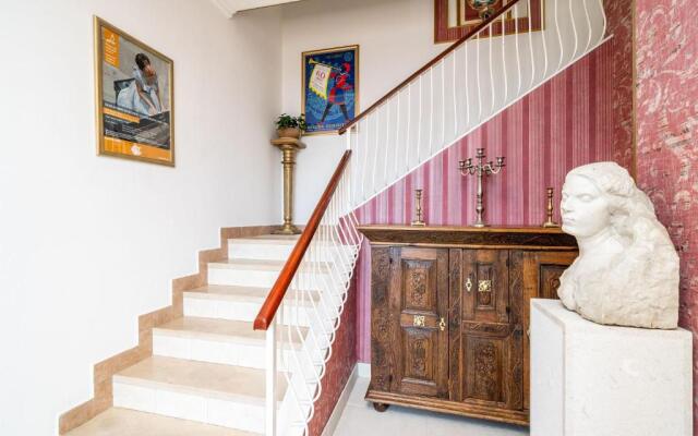 Villa Adrian