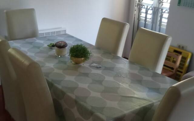 Inviting 2-bed Apartment in Moscenicka Draga