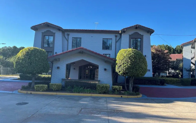 Guest Inn & Suites
