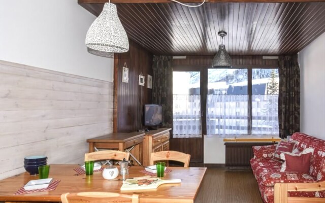 Studio + CM 4 Perosnnes