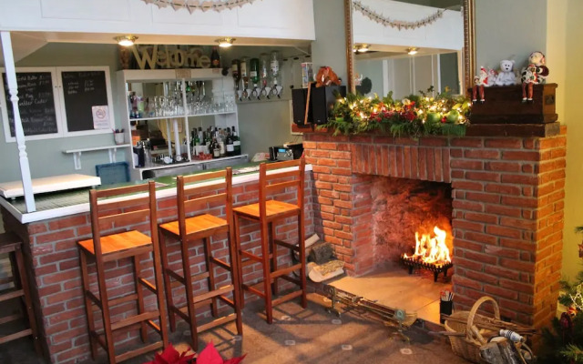 Heathcliff House, Exclusively for Adults, Free Large Car Park