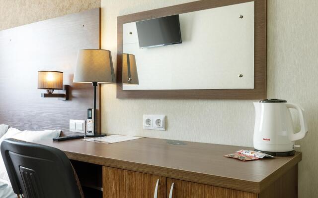 Авион на проспекте Ленина 38