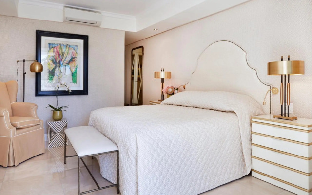 The Twelve Apostles Hotel and Spa