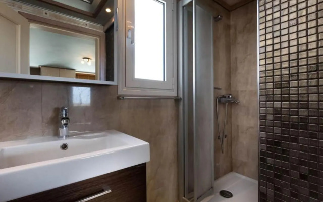 165 sm Penthouse Maisonette Apartment