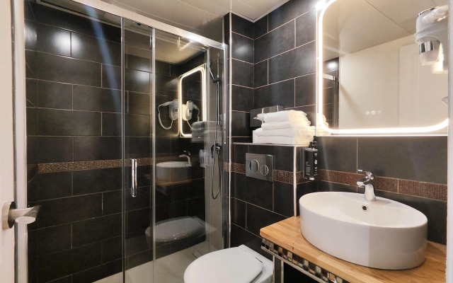 Atelier Montparnasse Hotel
