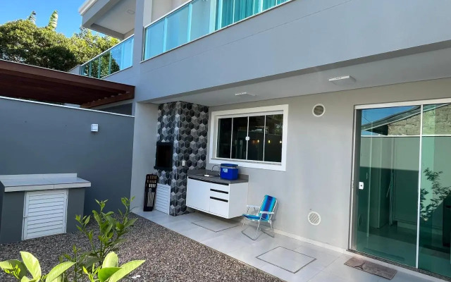 Casa Alto Padrão p/ 8 Pessoas na Praia de Mariscal