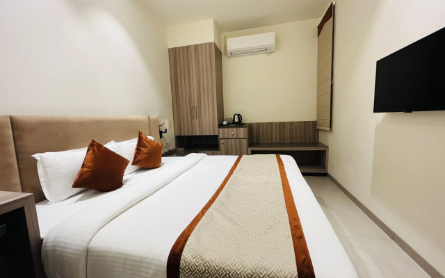 Hotel The Royal Vista