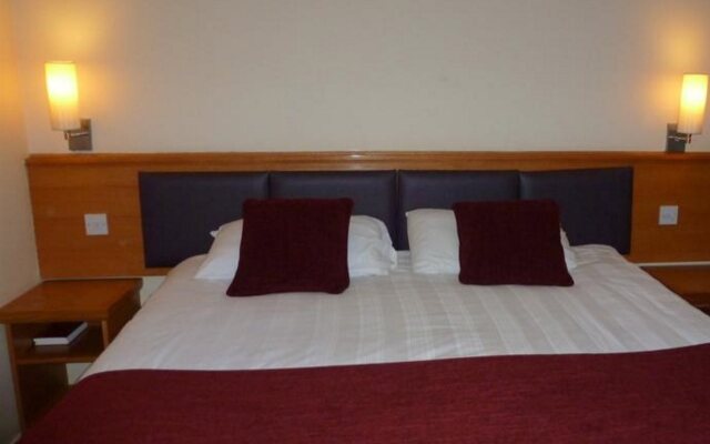Premier Inn Northampton West (Harpole)