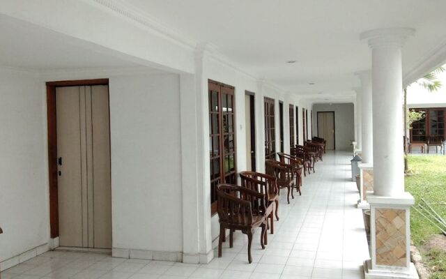 Hotel Sanashtri