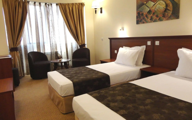 Hotel Favorit - Image 6