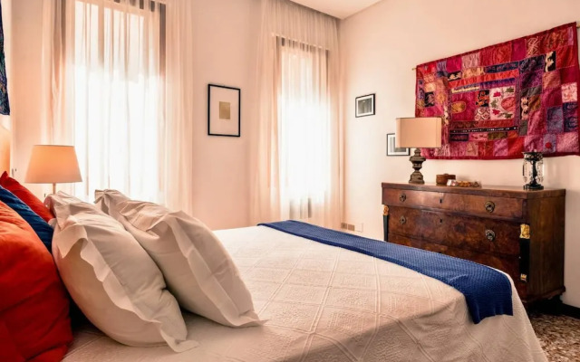 San Severo Bright Stylish Apartments Canal View