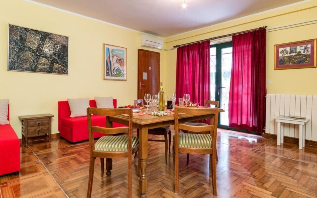 Beautiful Apartment in Pula With Wifi and 2 Bedrooms