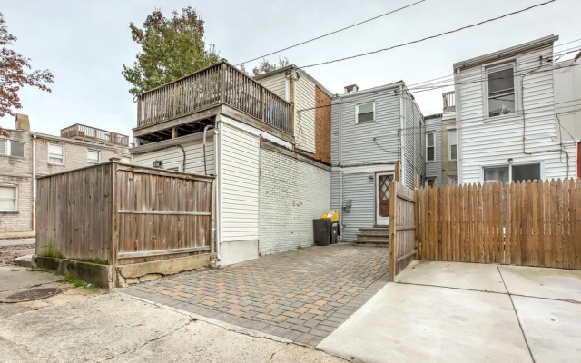 Charming Home Near Harbor&stadiums W/2carparking
